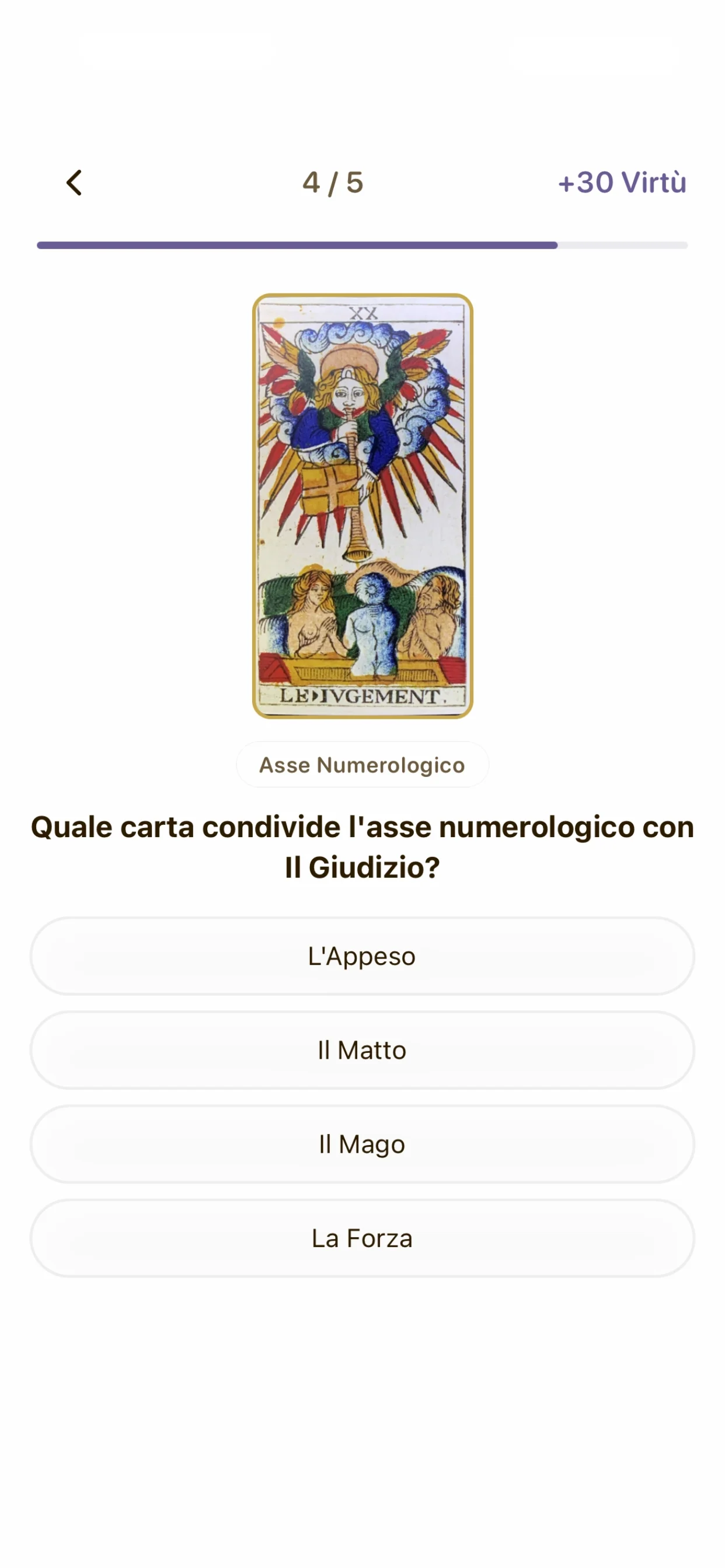 Quiz con carta coperta e opzioni di risposta a scelta multipla